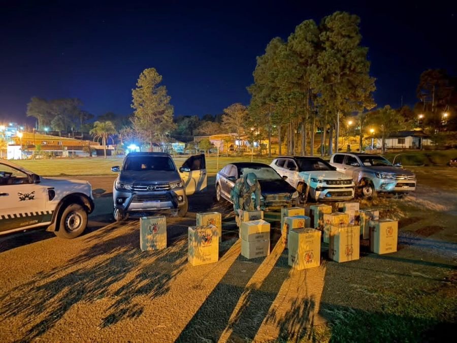 Gendarmería Nacional secuestró 14 mil paquetes de cigarrillos, además de cuatro vehículos robados