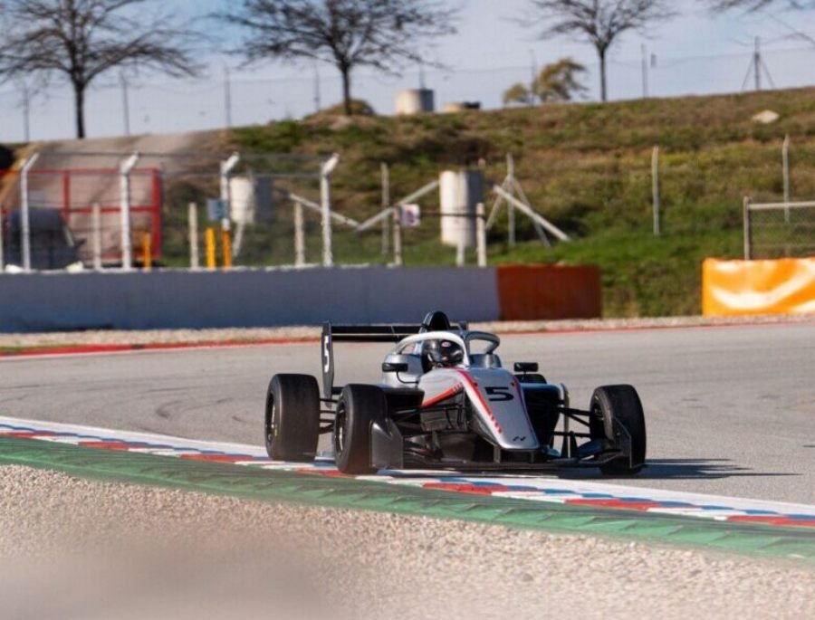 Eurocup-3: Balance positivo para el joven argentino Santino Panetta en las prácticas iniciales en Barcelona