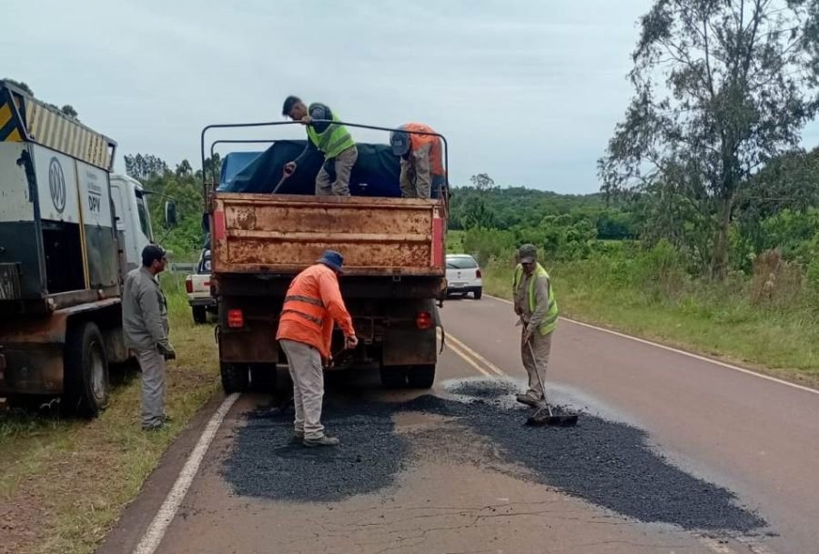 Misiones: La Dirección Provincial de Vialidad ejecutó tareas de mantenimiento en las Rutas Provinciales 2 y 3