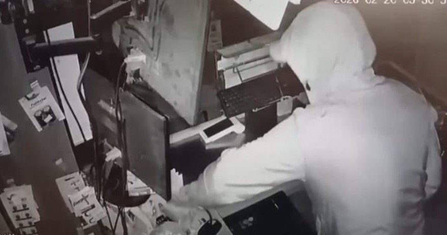 Robó más de tres millones, se habría fugado en un remis, lo identificaron por cámaras y fue detenido