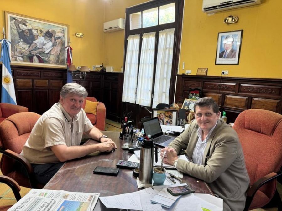 Obras viales, viviendas y agenda local: Ejes de la reunión entre el Ministro Safrán y el Intendente de la localidad de Concepción de la Sierra