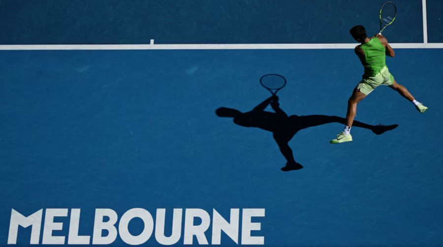 Tenis: Alcaraz lesionado se impone ante Zverev en la semifinal del Open de Australia, tras “uno de los partidos más duros” de su carrera