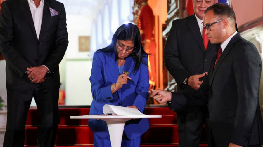 Delcy Rodríguez promulgó la Ley de Amnistía en Venezuela: “Hay que saber pedir perdón”