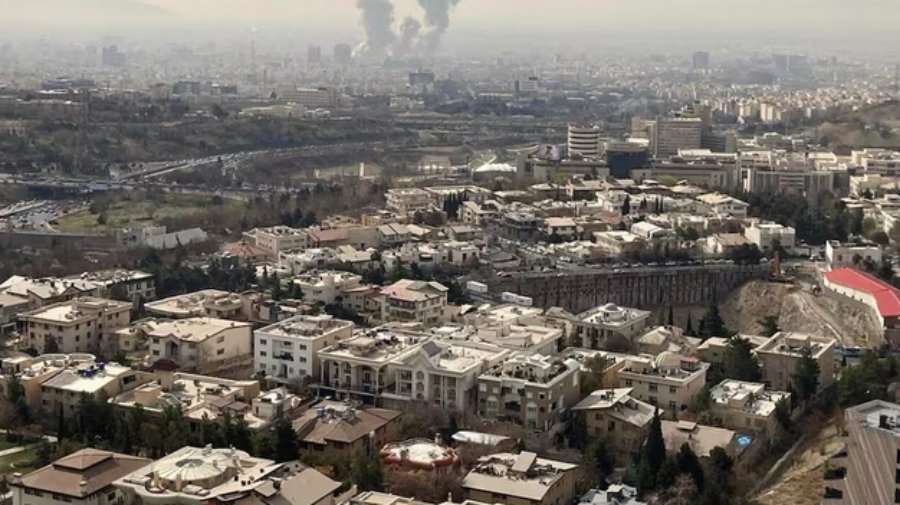 Israel y Estados Unidos lanzaron una ofensiva coordinada contra “objetivos militares” en Irán