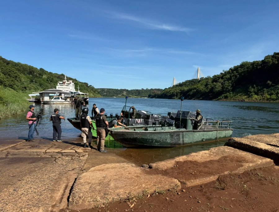 Puerto Iguazú: Prefectura Naval Argentina secuestró mercadería de contrabando tras un intenso tiroteo