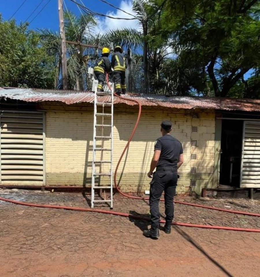 Sofocaron un principio de incendio en un secadero sobre la Ruta Nacional N° 14, en la localidad misionera de San Vicente