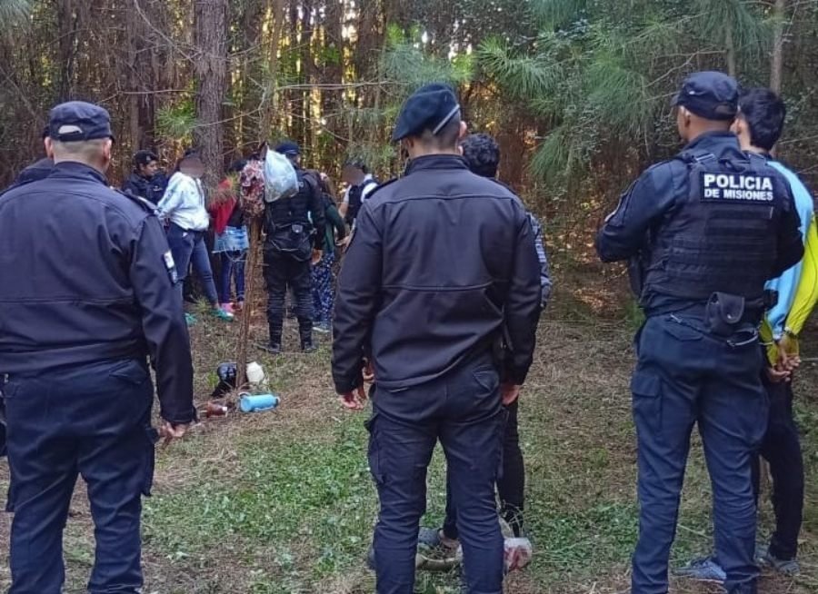 La Policía de Misiones frenó una toma de terrenos en el Municipio de Jardín América, hay seis jóvenes demorados