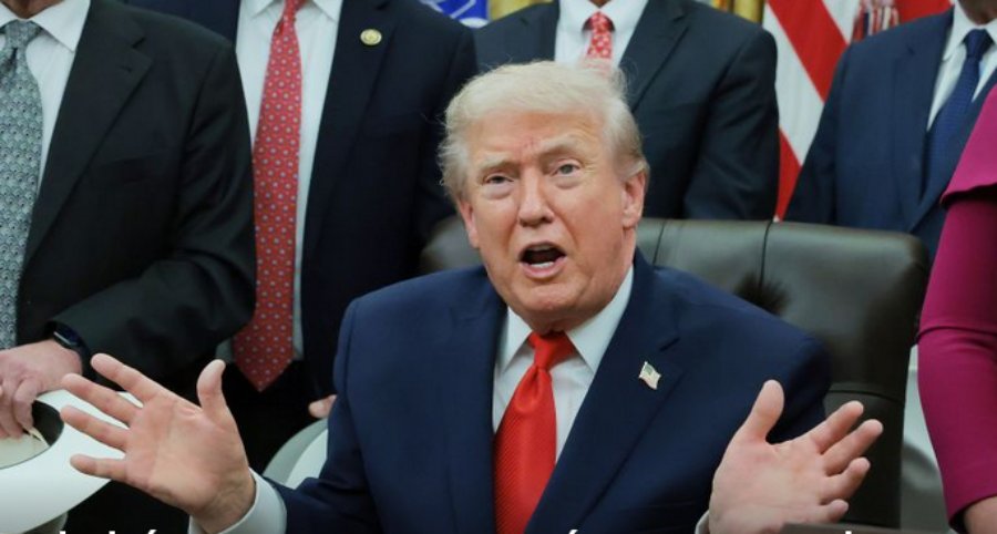 El Presidente de Estados Unidos, Donald Trump ordena un “bloqueo total” a petroleros sancionados que lleguen y salgan de Venezuela