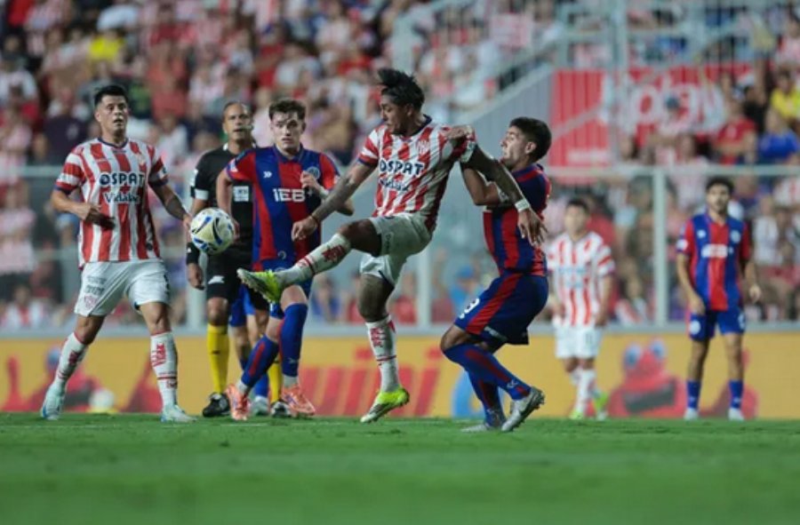 No levantan cabeza: Unión y San Lorenzo de Almagro igualaron sin goles en Santa Fe por el Torneo Apertura