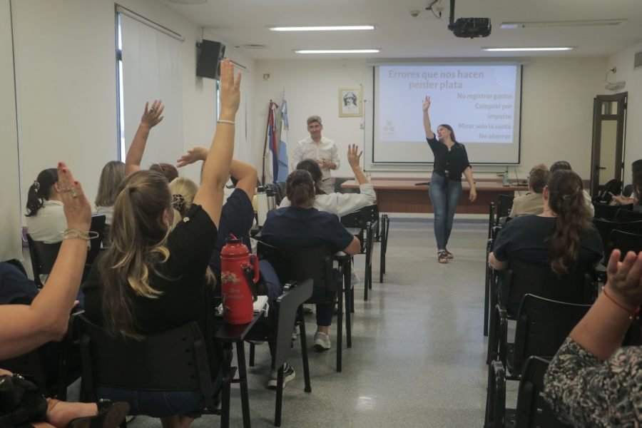 El Hospital Dr. Ramón Madariaga en la ciudad de Posadas impulsó taller de educación financiera con tips para administrar recursos