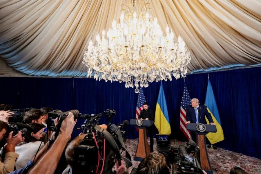 El Presidente de Estados Unidos, Donald Trump redobla sus grandes apuestas de política exterior en un torbellino de fin de año